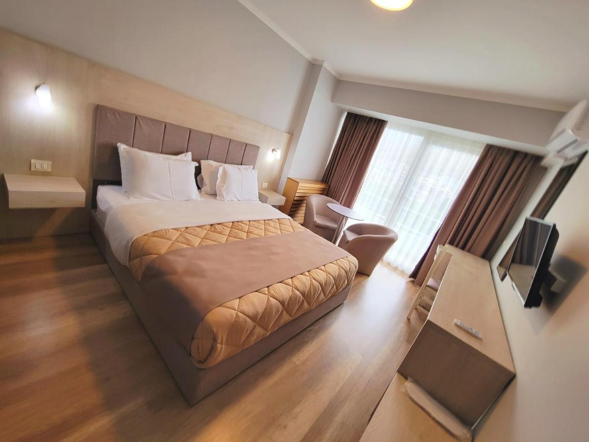 Hotel Enkelana Pogradec Ngoại thất bức ảnh