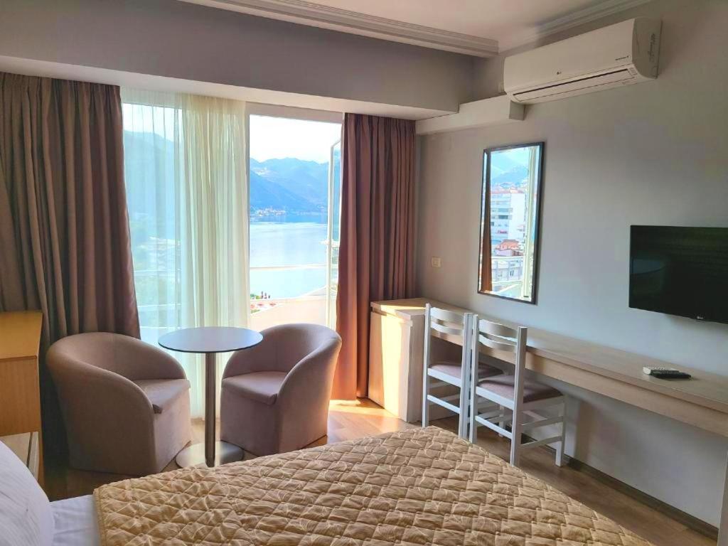 Hotel Enkelana Pogradec Ngoại thất bức ảnh