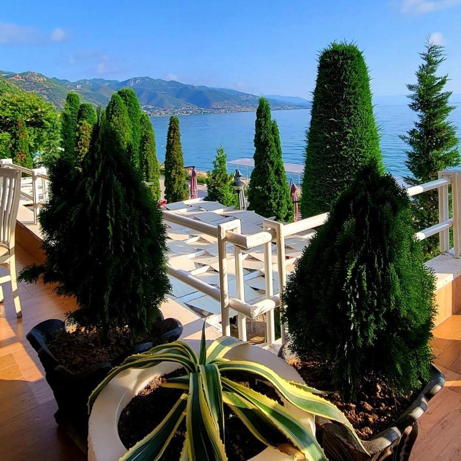 Hotel Enkelana Pogradec Ngoại thất bức ảnh