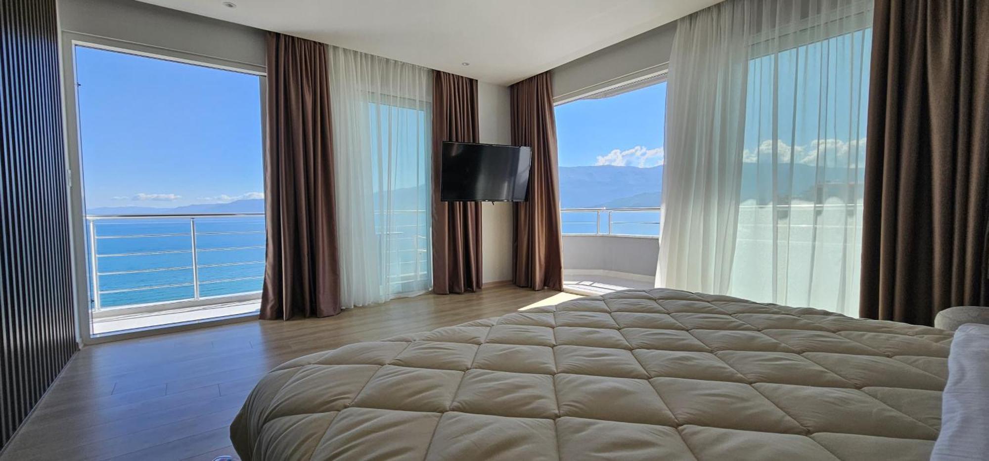 Hotel Enkelana Pogradec Ngoại thất bức ảnh