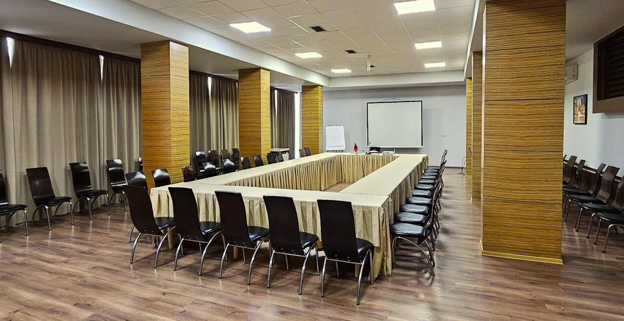 Hotel Enkelana Pogradec Ngoại thất bức ảnh