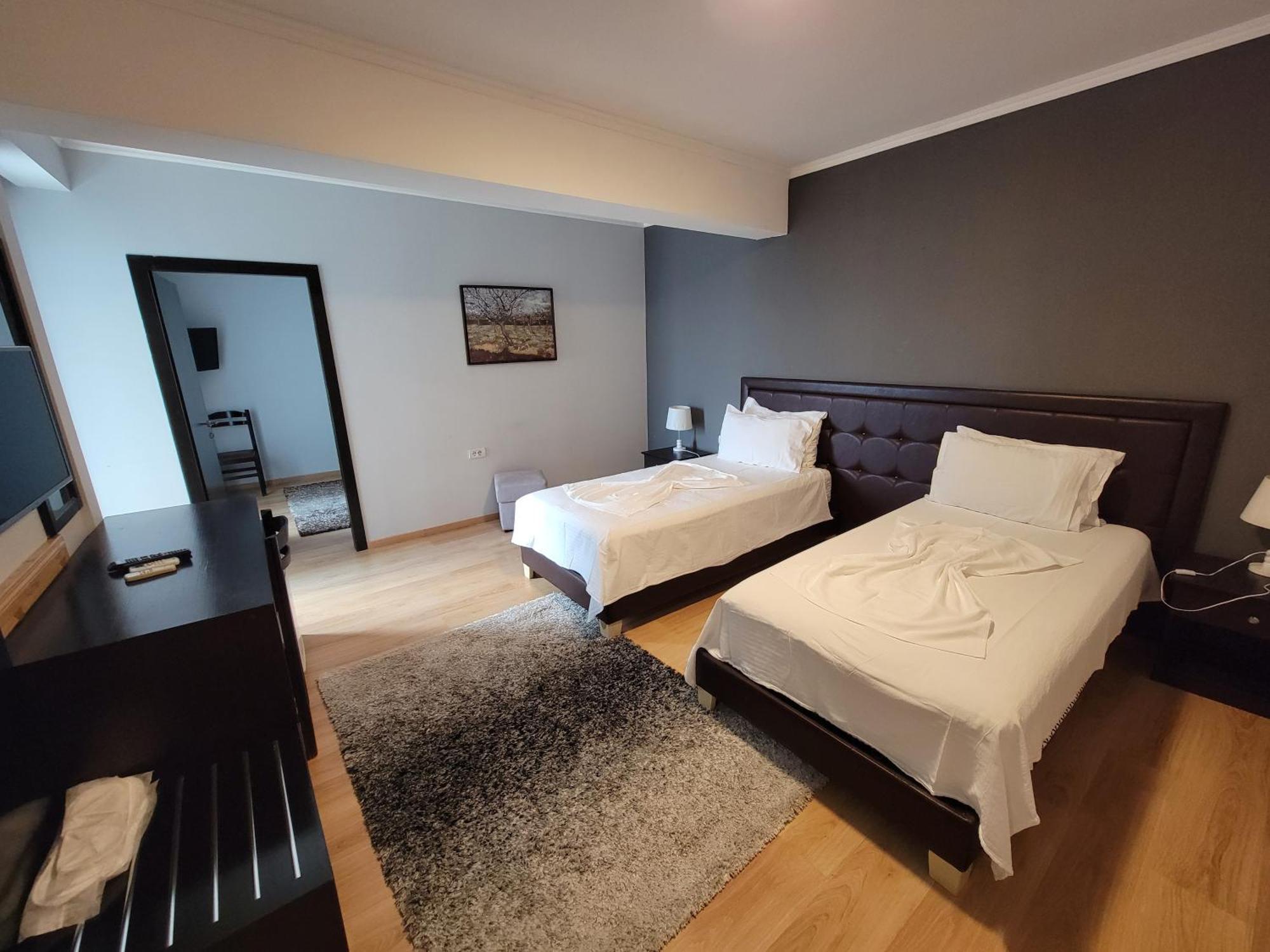 Hotel Enkelana Pogradec Ngoại thất bức ảnh