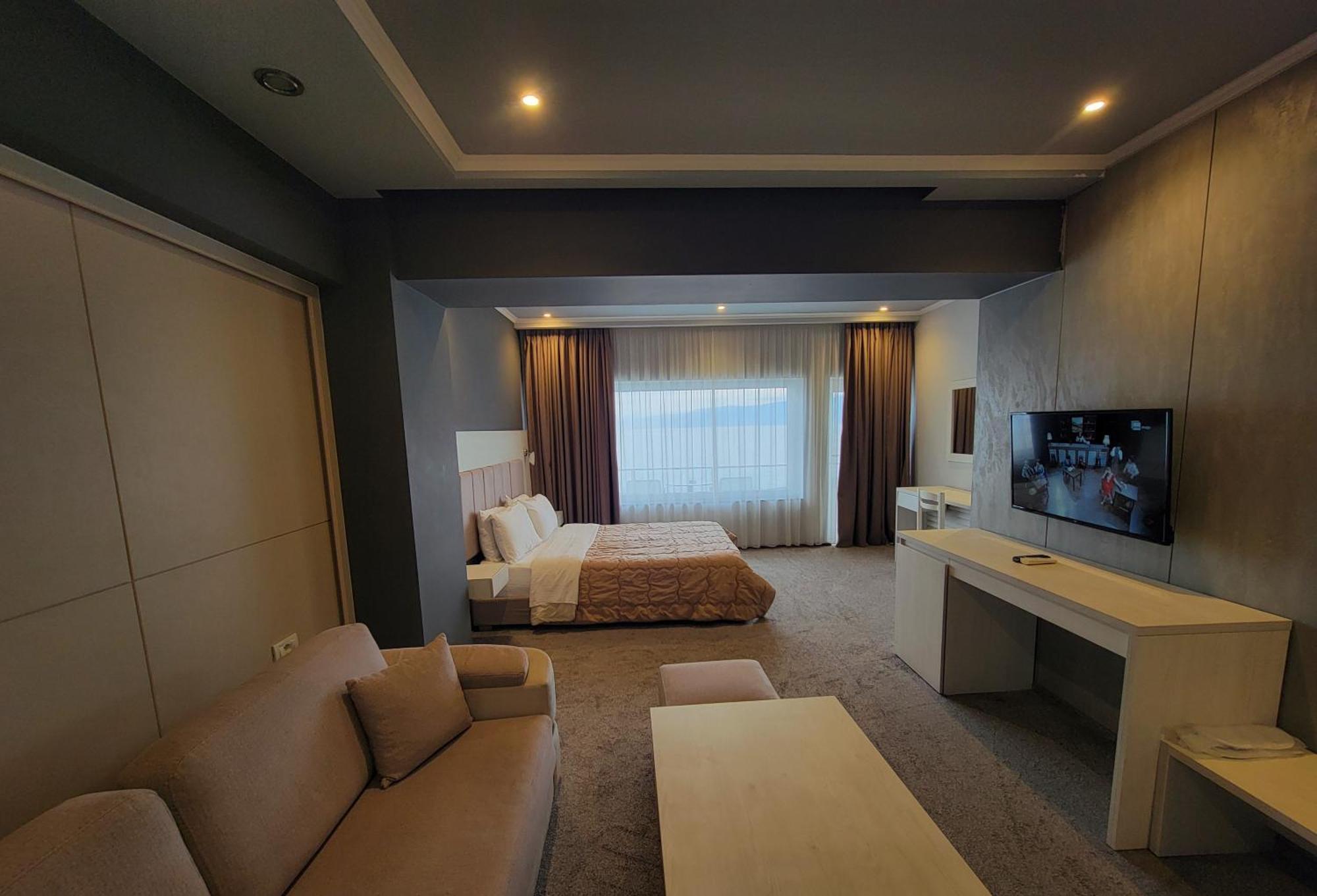 Hotel Enkelana Pogradec Ngoại thất bức ảnh